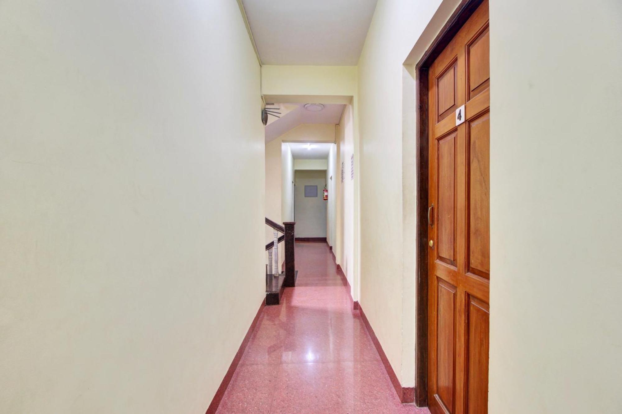 Hotel O Ferns Guest House Calangute Exteriör bild